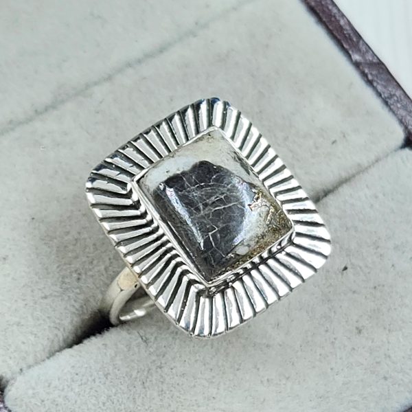 White Buffalo Turquoise 925 Sterling Silver Ring (RS73-20) - Image 2