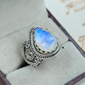 Rainbow Moonstone 925 Sterling Silver Ring (REXT27-328)