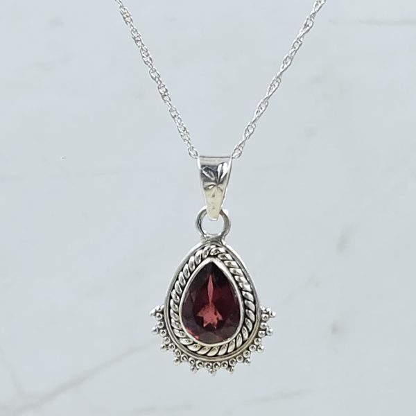 Garnet 0.5" 925 Sterling Silver Pendant (RS47-53)
