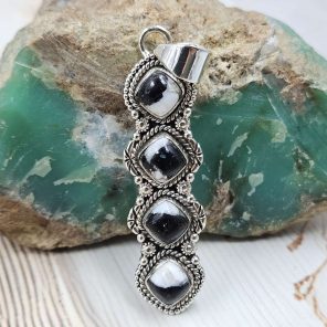White Buffalo Turquoise 925 Sterling Silver Pendant (REXT79-102)