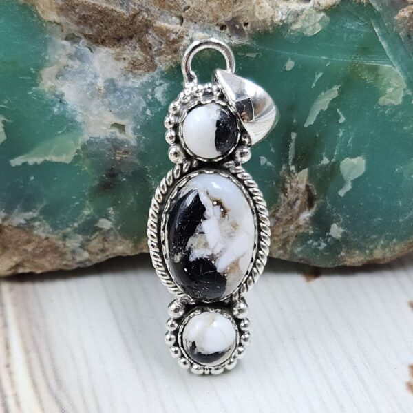 White Buffalo Turquoise 925 Sterling Silver Pendant (REXT79-126)
