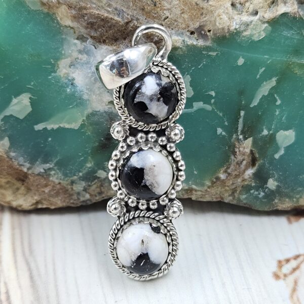 White Buffalo Turquoise 925 Sterling Silver Pendant (REXT87-130)