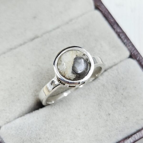White Buffalo Turquoise 925 Sterling Silver Ring (REXT96-14) - Image 2
