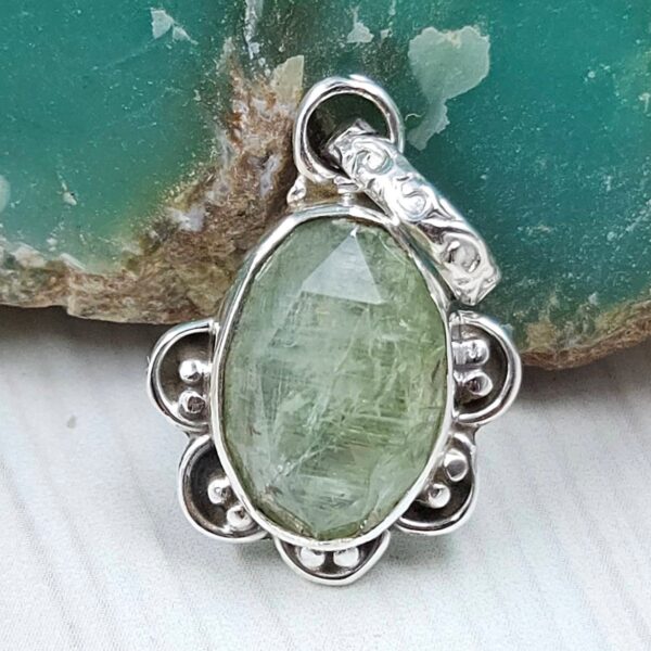 Green Kyanite 0.75" 925 Sterling Silver Pendant (RS34-100)