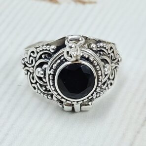 Black Onyx 925 Sterling Silver Poision Box Ring (REXT125-1)