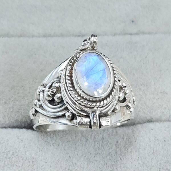 Rainbow Moonstone 925 Sterling Silver Poision Box Ring (REXT125-66)