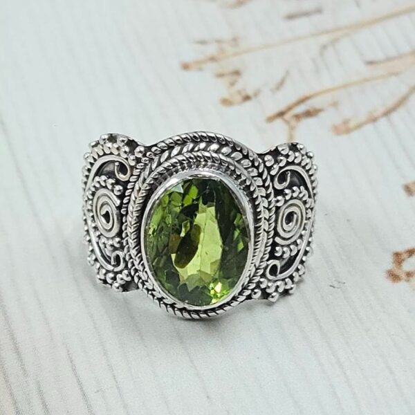 Peridot 925 Sterling Silver Ring  (REXT108-5)