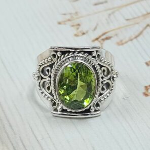 Peridot 925 Sterling Silver Ring  (REXT108-3)