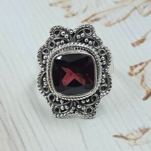 Garnet 925 Sterling Silver Ring (REXT113-6)