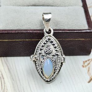 Ethiopian Opal 925 Sterling Silver Poison Box Pendant (REXT124-5)