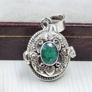 Emerald 925 Sterling Silver Poison Box Pendant (REXT124-20)
