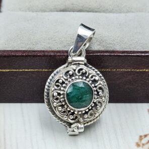 Emerald 925 Sterling Silver Poison Box Pendant (REXT124-12)
