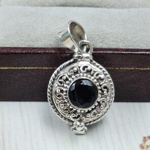 Rainbow Moonstone 925 Sterling Silver Poison Box Pendant (REXT124-11)