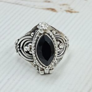 Black Onyx 925 Sterling Silver Poision Box Ring (REXT125-38)