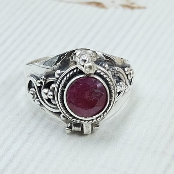 Ruby 925 Sterling Silver Poision Box Ring (REXT125-57)