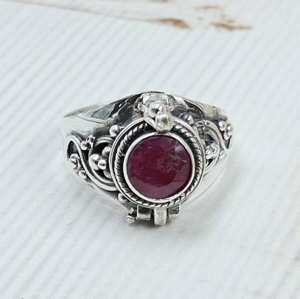 Ruby 925 Sterling Silver Poision Box Ring (REXT125-41)
