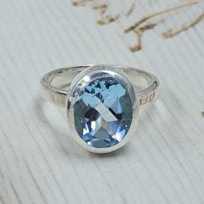 Blue Topaz 925 Sterling Silver Ring (REXT126-17)