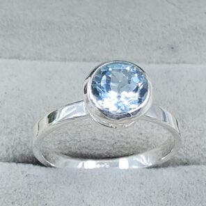 Blue Topaz 925 Sterling Silver Ring (REXT126-15)