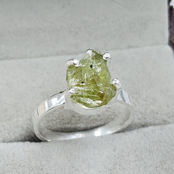 Raw Green Tourmaline 925 Sterling Silver Ring (REXT131-21) - Image 2