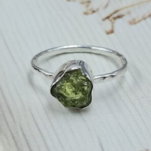 Raw Green Tourmaline 925 Sterling Silver Ring (REXT131-20)