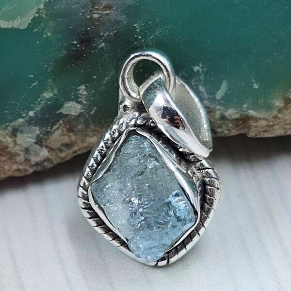 Raw Aquamarine 0.75" 925 Sterling Silver Pendant (REXT130-17)