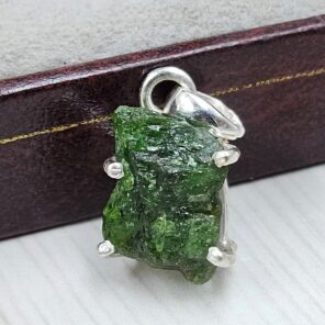 Raw Green Tourmaline 0.75" 925 Sterling Silver Pendant (REXT130-25)