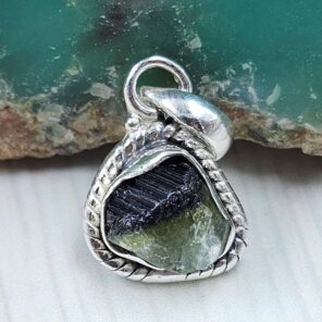 Raw Green Tourmaline 0.6" 925 Sterling Silver Pendant (REXT130-31)