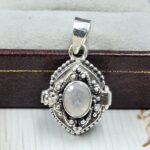 Rainbow Moonstone 925 Sterling Silver Poison Box Pendant (REXT124-40)