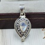Rainbow Moonstone 925 Sterling Silver Poison Box Pendant (REXT124-60)