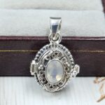 Rainbow Moonstone 925 Sterling Silver Poison Box Pendant (REXT124-42)