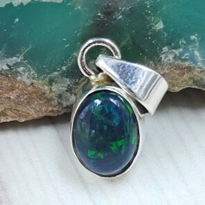 Black Opal 0.6" 925 Sterling Silver Pendant (RS29-351)