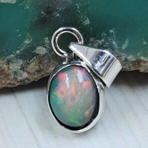 Black Opal 0.6" 925 Sterling Silver Pendant (RS29-352)