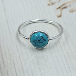 Synthetic Turquoise 925 Sterling Silver Ring (REXT99-99)