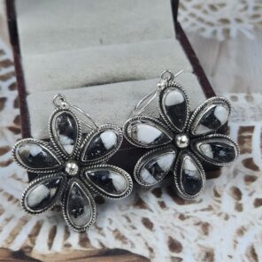 White Buffalo Turquoise 925 Sterling Silver Flower Cluster Earring (REXT158-3)