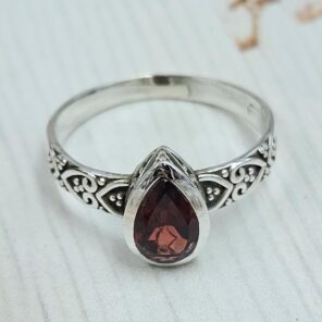 Garnet 925 Sterling Silver Ring (REXT56-184)