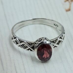 Garnet 925 Sterling Silver Ring (REXT56-186)
