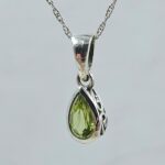 Peridot 925 Sterling Silver Pendant (REXT56-191)