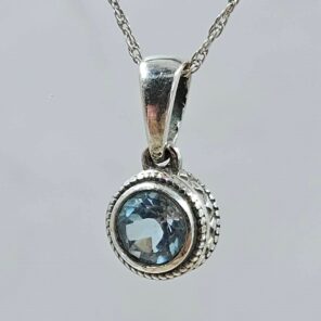 Blue Topaz 925 Sterling Silver Pendant (REXT30-94)