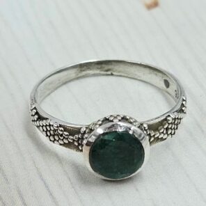 Emerald 925 Sterling Silver Ring (REXT59-48)