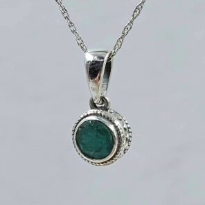 Emerald 925 Sterling Silver Pendant (REXT59-43)