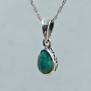 Emerald 925 Sterling Silver Pendant (REXT59-44)