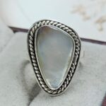 White Mother Of Pearl Size US 7 925 Sterling Silver Ring (REXT68-470)