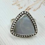 White Mother Of Pearl Size US 7 925 Sterling Silver Ring (REXT68-472)