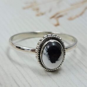 White Buffalo Turquoise 925 Sterling Silver Ring (REXT89-455)