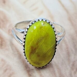 Gaspeite Size US 8 925 Sterling Silver Ring (REXT29-443)