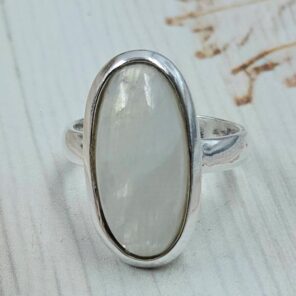 Rainbow Moonstone Size US 8 925 Sterling Silver Ring (REXT167-106)