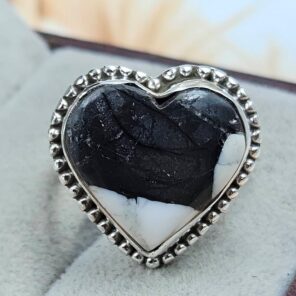 White Buffalo Turquoise Size US 8 925 Sterling Silver Ring (REXT8-152)