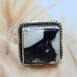 White Buffalo Turquoise Size US 7 925 Sterling Silver Ring (REXT8-142)