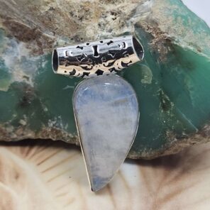 Bali Style Rainbow Moonstone 1.5" 925 Sterling Silver Pendant (REXT15-47)