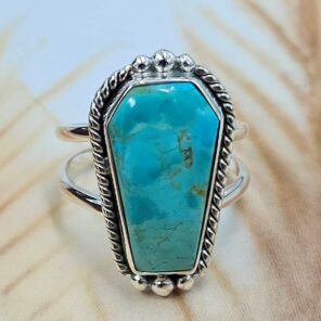 Mohave Turquoise 925 Sterling Silver Coffin Ring (REXT84-23)